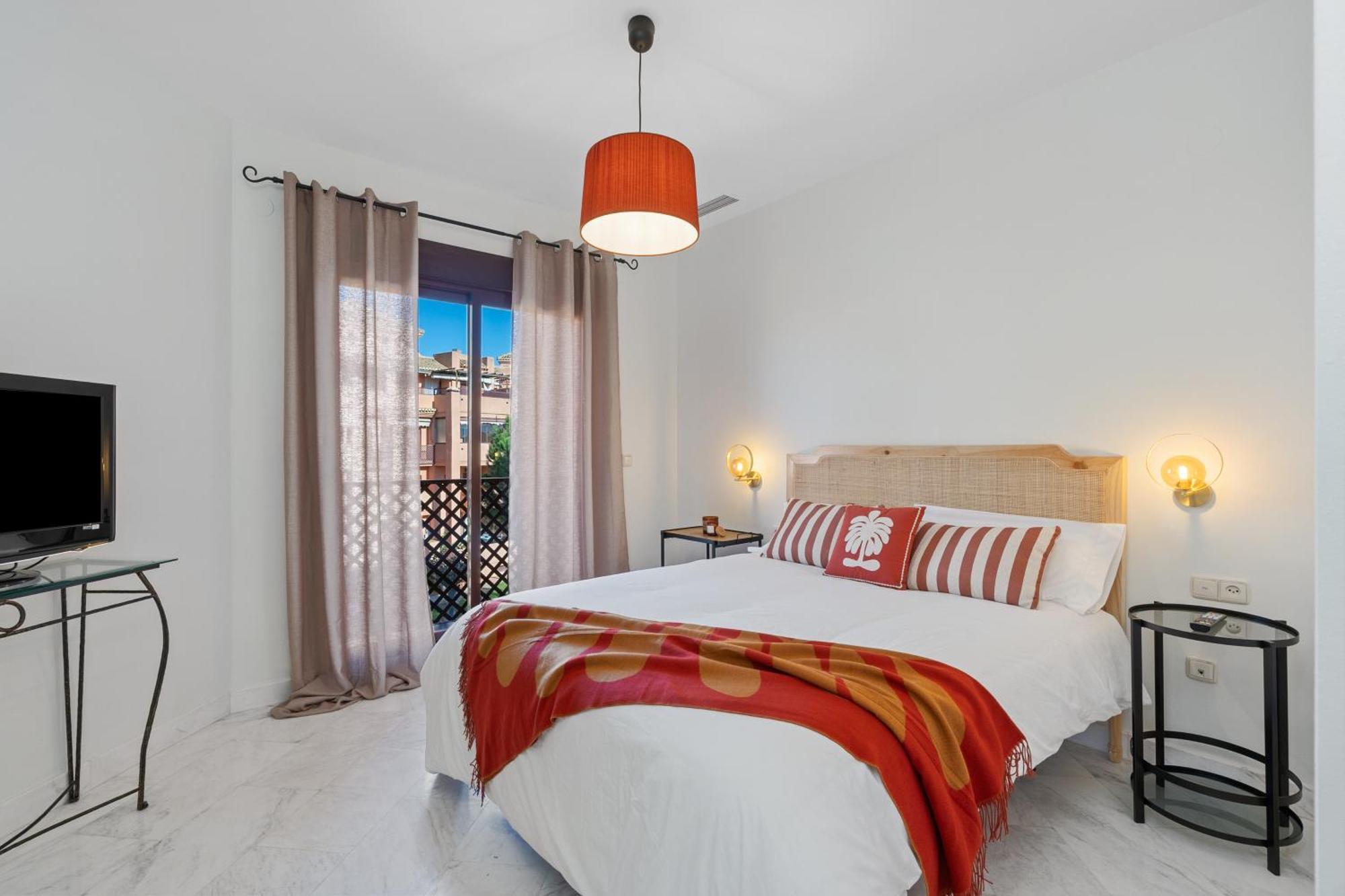 Comeback Noches De Blanco Saten Motril Exterior photo