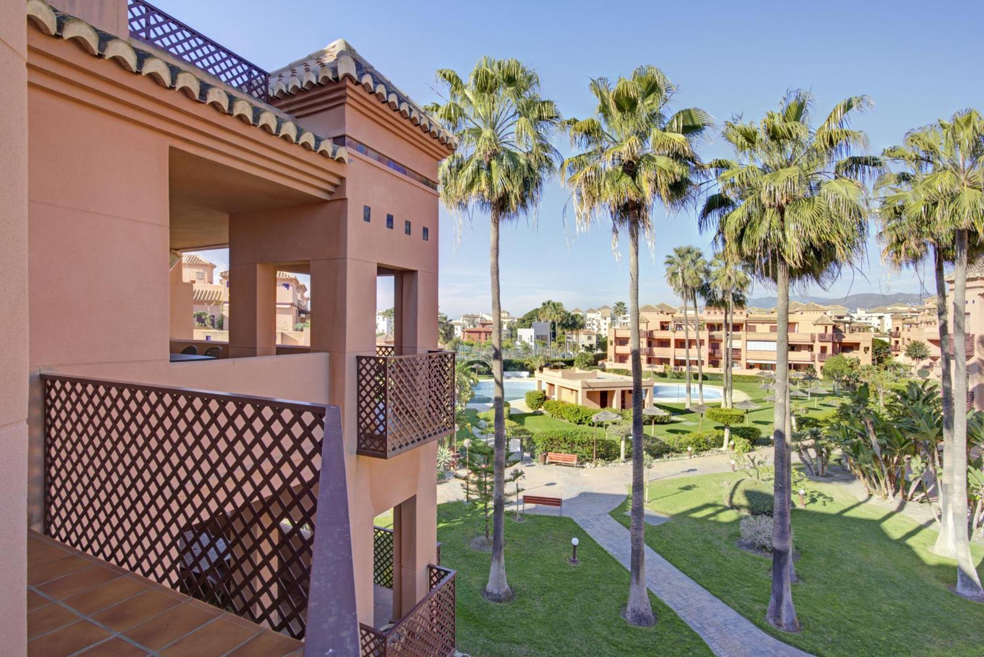 Comeback Noches De Blanco Saten Motril Exterior photo
