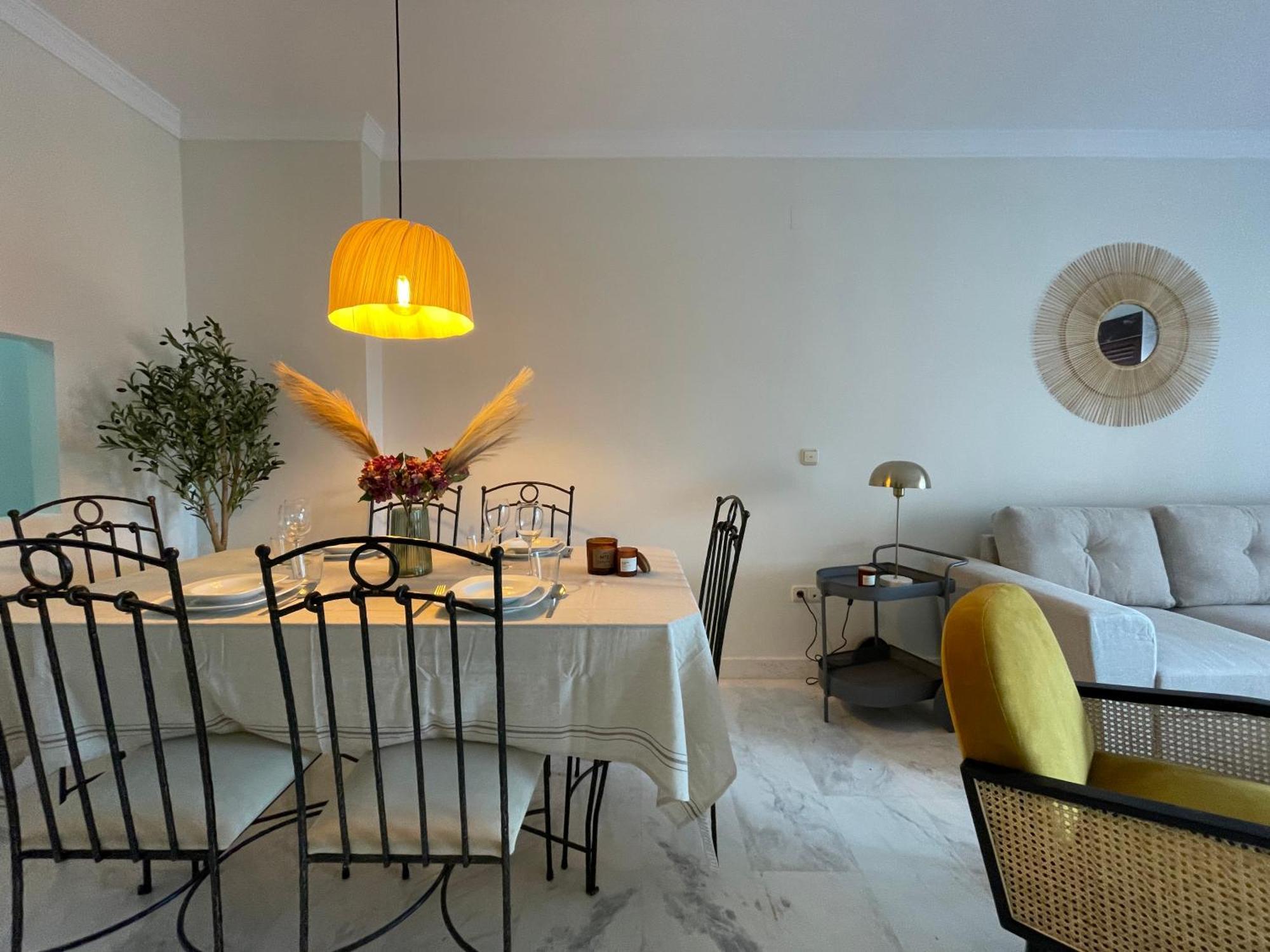 Comeback Noches De Blanco Saten Motril Exterior photo